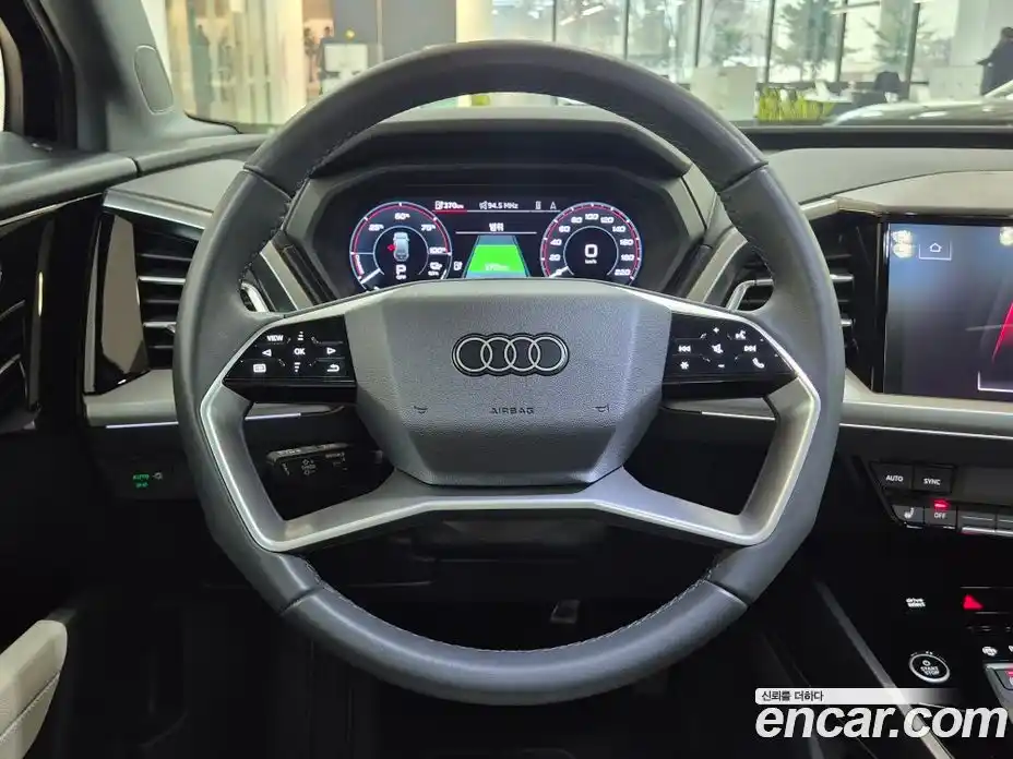Audi Q4 e-tron 2024 гидро в Москве № 161774, фото 12
