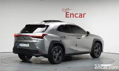 Lexus UX, 2024
