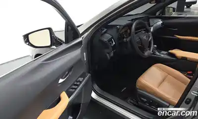 Lexus UX 2024 2.0 гидро в Москве № 168011, миниатюра 11