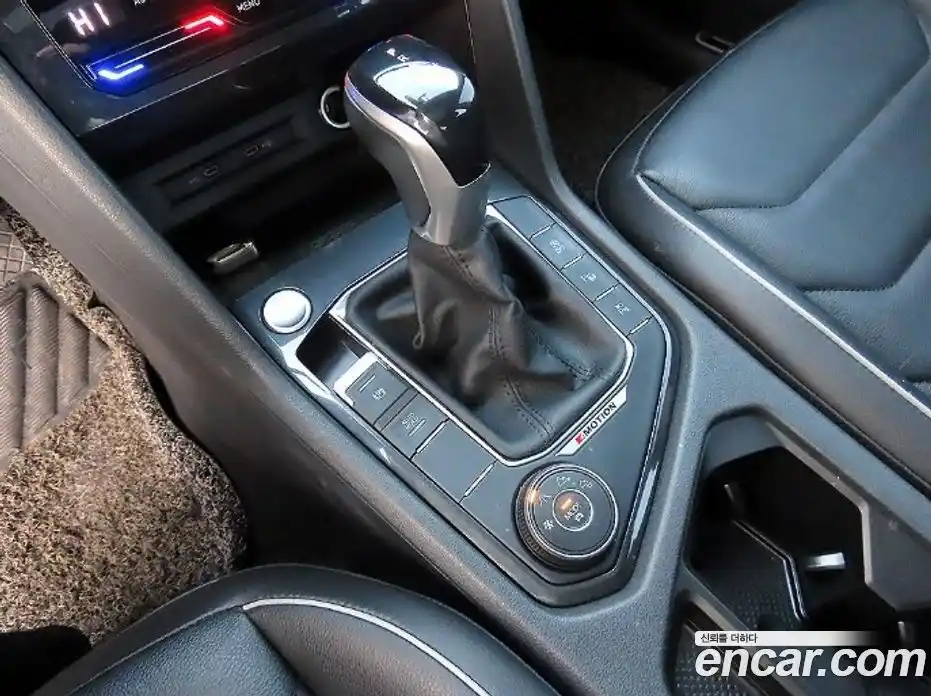 Volkswagen Tiguan 2021 2.0 гидро в Москве № 169196, фото 11