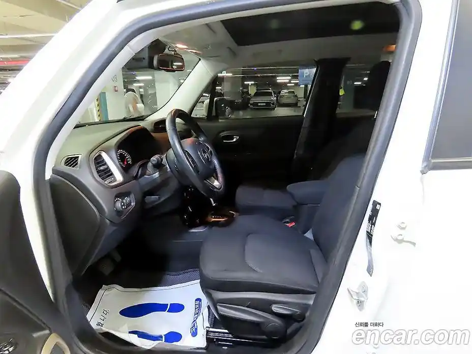 Jeep Renegade 2016 2.0 гидро в Москве № 169767, фото 6