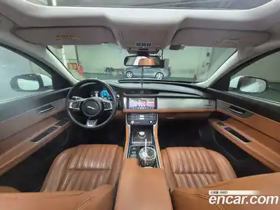 Jaguar XF, 2017