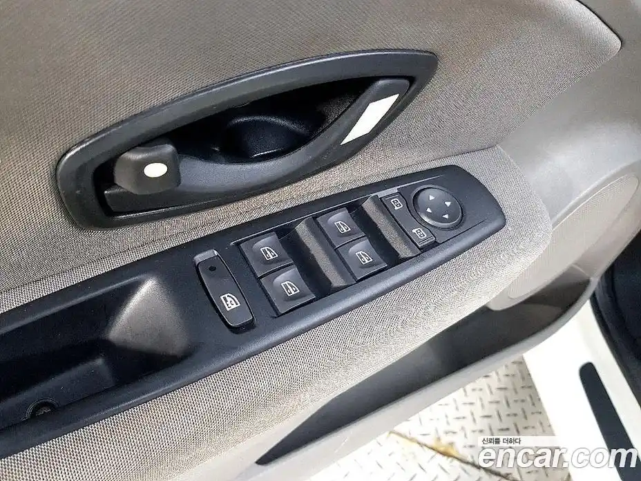 Renault SM3 2012 1.6 механика в Москве № 1761716, фото 11