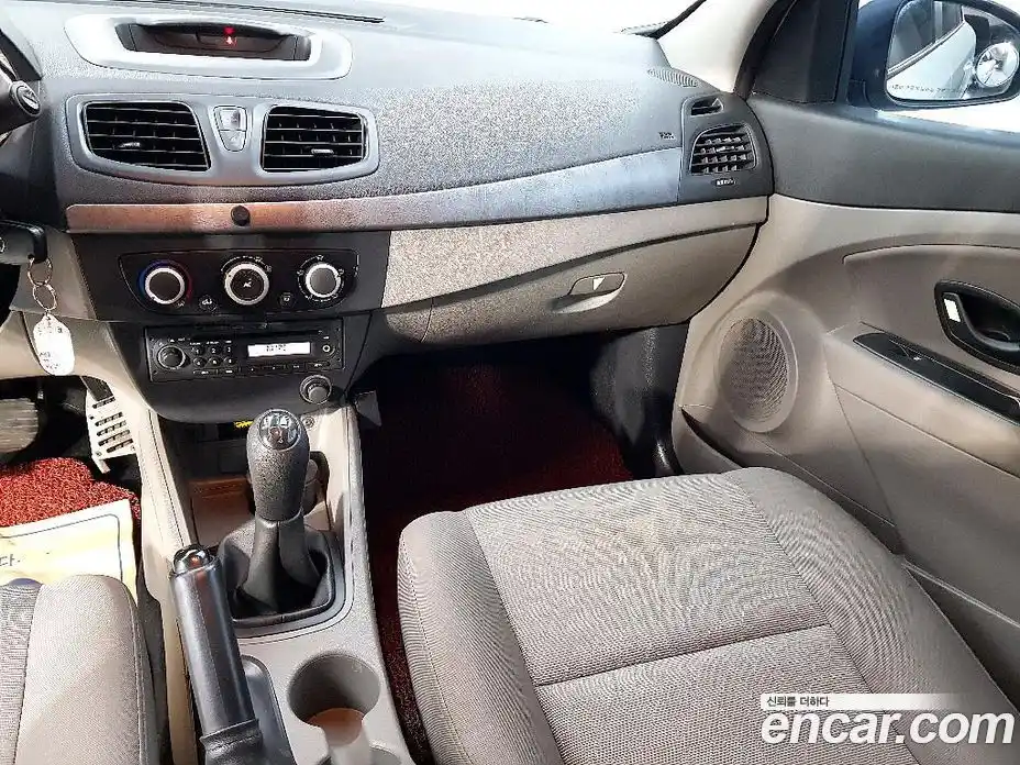 Renault SM3 2012 1.6 механика в Москве № 1761716, фото 10