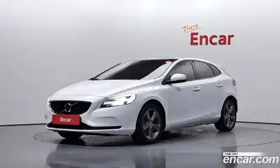 Volvo V40, 2018