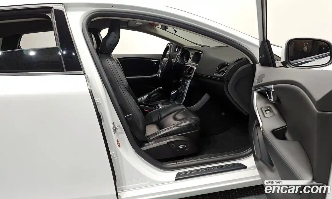 Volvo V40 2018 2.0 гидро в Москве № 1763561, фото 11