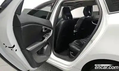 Volvo V40 2018 2.0 гидро в Москве № 1763561, миниатюра 12
