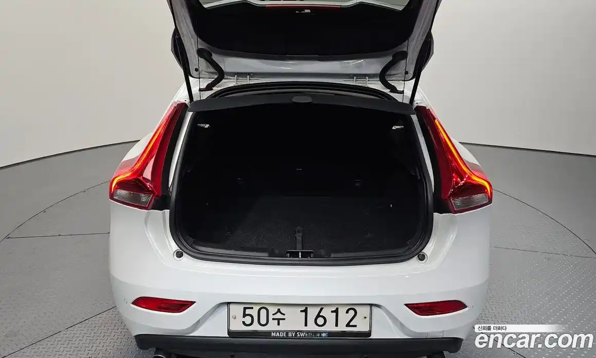 Volvo V40 2018 2.0 гидро в Москве № 1763561, фото 20