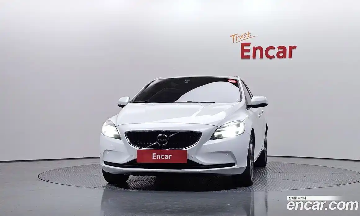 Volvo V40 2018 2.0 гидро в Москве № 1763561, фото 3