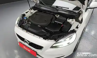 Volvo V40 2018 2.0 гидро в Москве № 1763561, миниатюра 6
