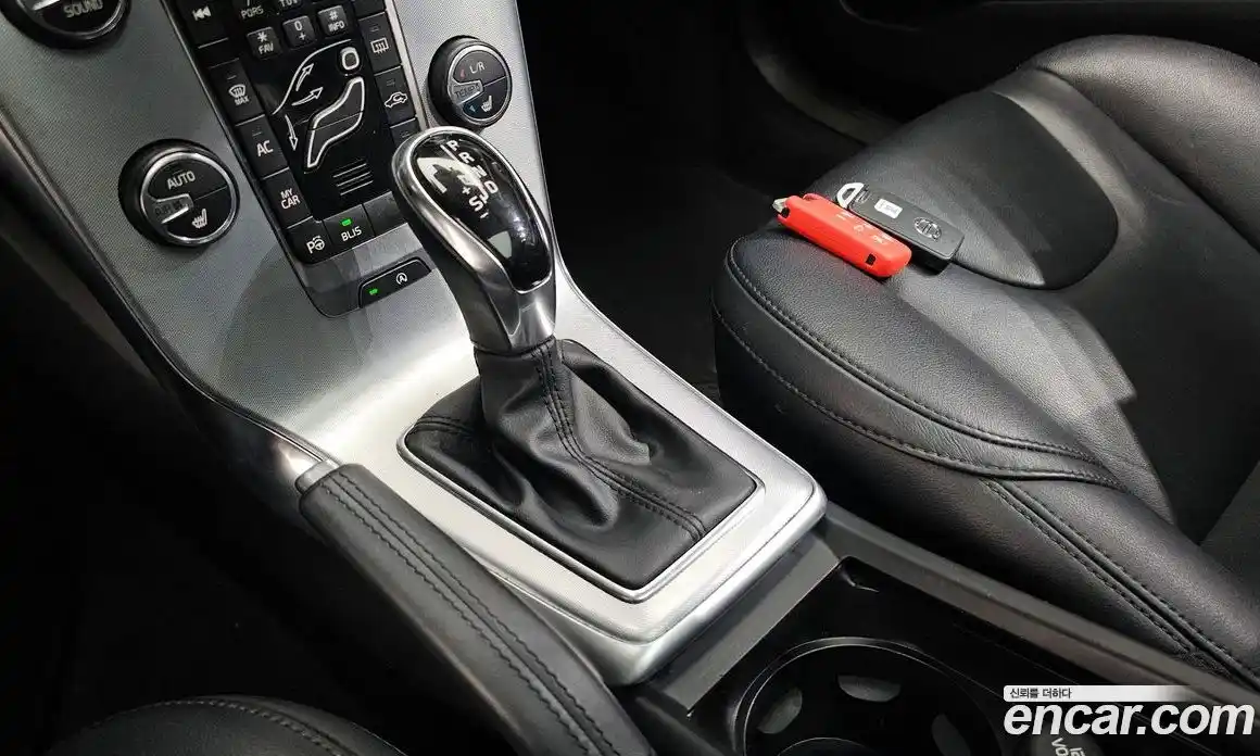 Volvo V40 2018 2.0 гидро в Москве № 1763561, фото 9