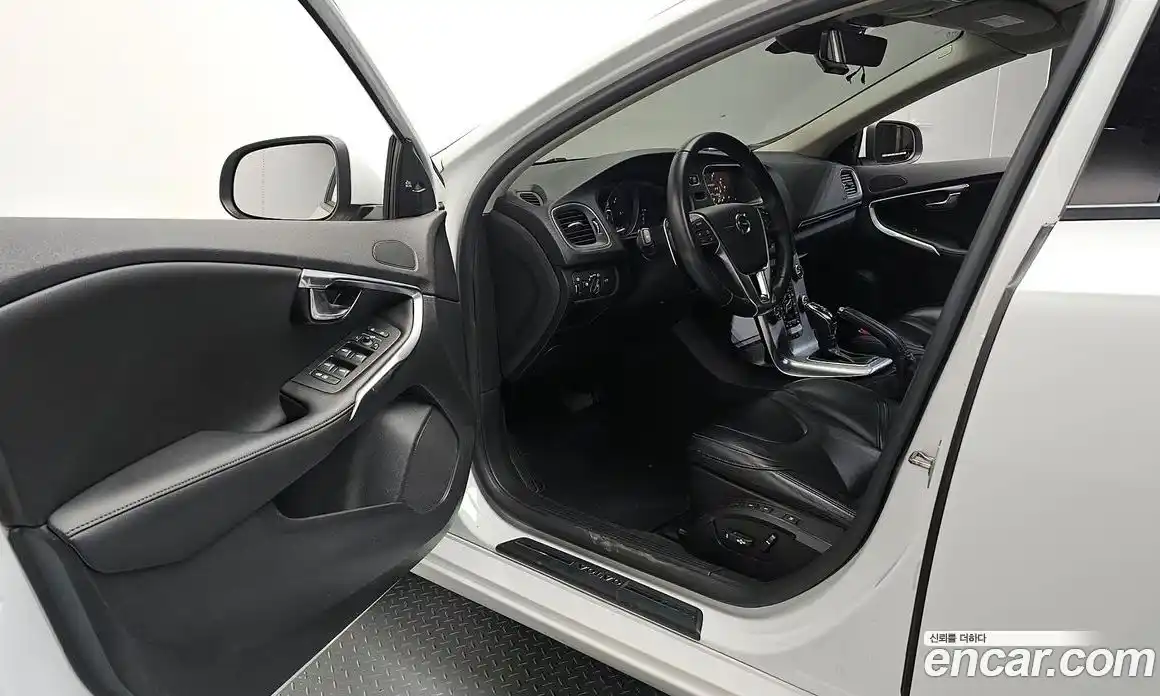 Volvo V40 2018 2.0 гидро в Москве № 1763561, фото 10