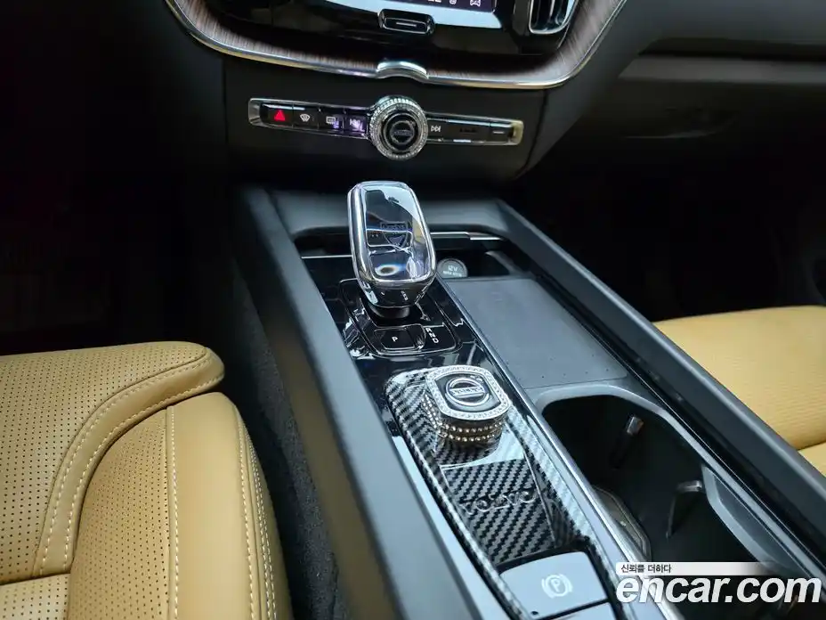 Volvo XC60 2024 2.0 гидро в Москве № 1763686, фото 9