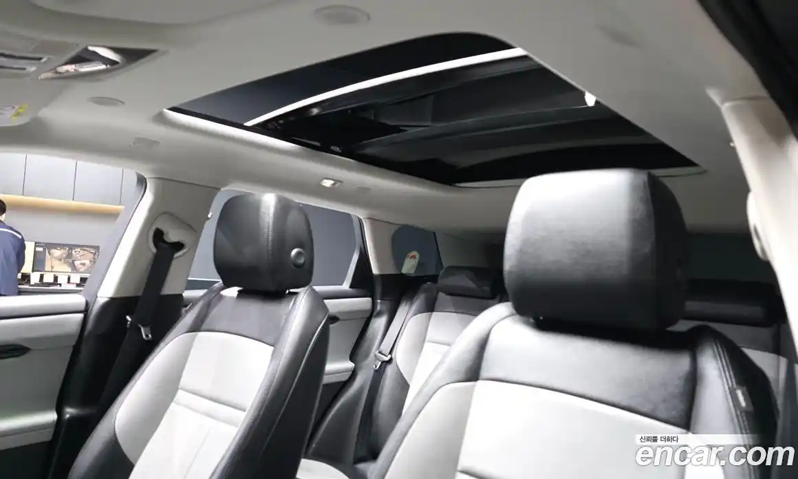 Land Rover Range-Rover Evoque 2025 2.0 гидро в Москве № 1763941, фото 18
