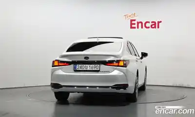 Lexus ES 2024 2.5 гидро в Москве № 1764901, миниатюра 4
