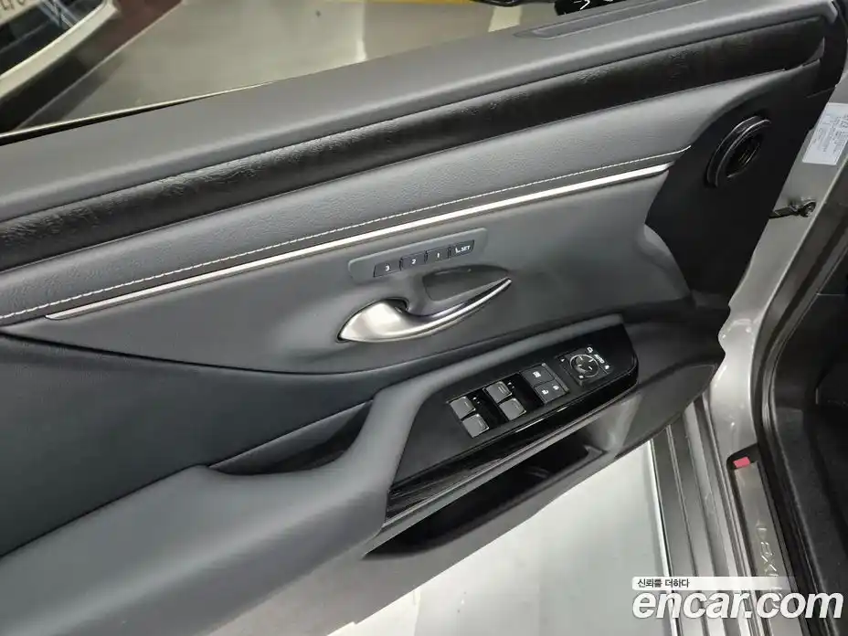 Lexus ES 2025 2.5 вариатор в Москве № 1764982, фото 11