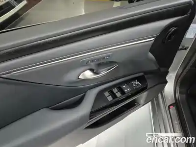 Lexus ES 2025 2.5 вариатор в Москве № 1764982, миниатюра 11