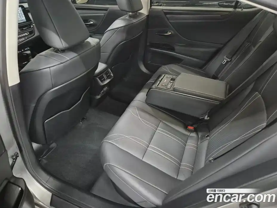 Lexus ES 2025 2.5 вариатор в Москве № 1764982, фото 10