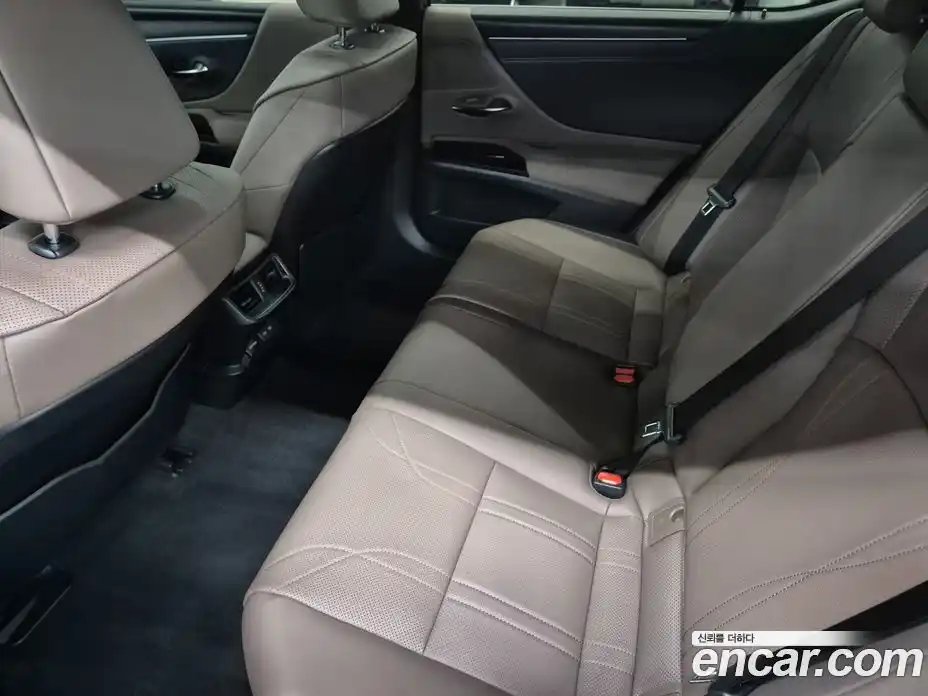 Lexus ES 2025 2.5 вариатор в Москве № 1764983, фото 11