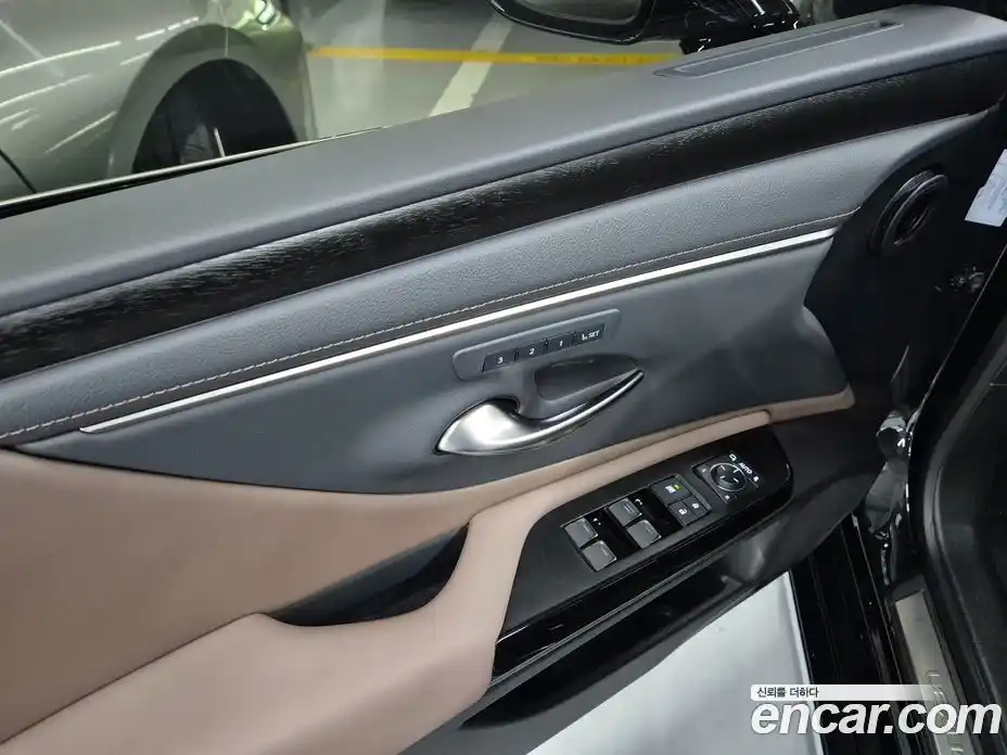 Lexus ES 2025 2.5 вариатор в Москве № 1764983, фото 13