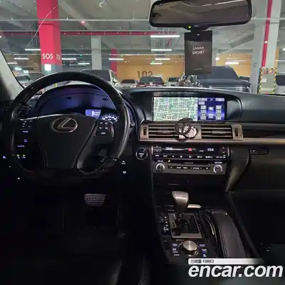 Lexus LS 2016 5.0 вариатор в Москве № 1765006, миниатюра 11