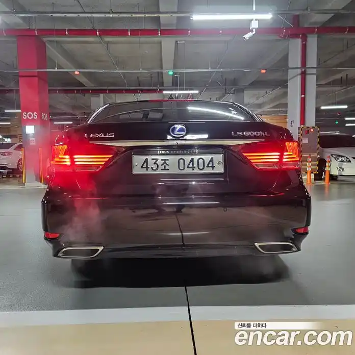 Lexus LS 2016 5.0 вариатор в Москве № 1765006, фото 4