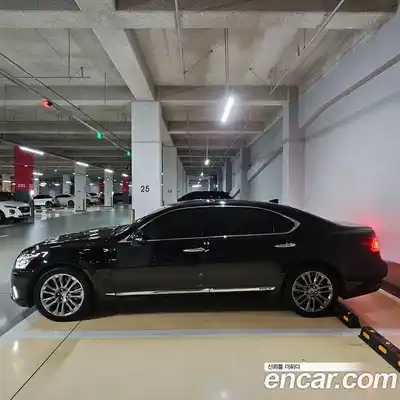 Lexus LS 2016 5.0 вариатор в Москве № 1765006, миниатюра 7