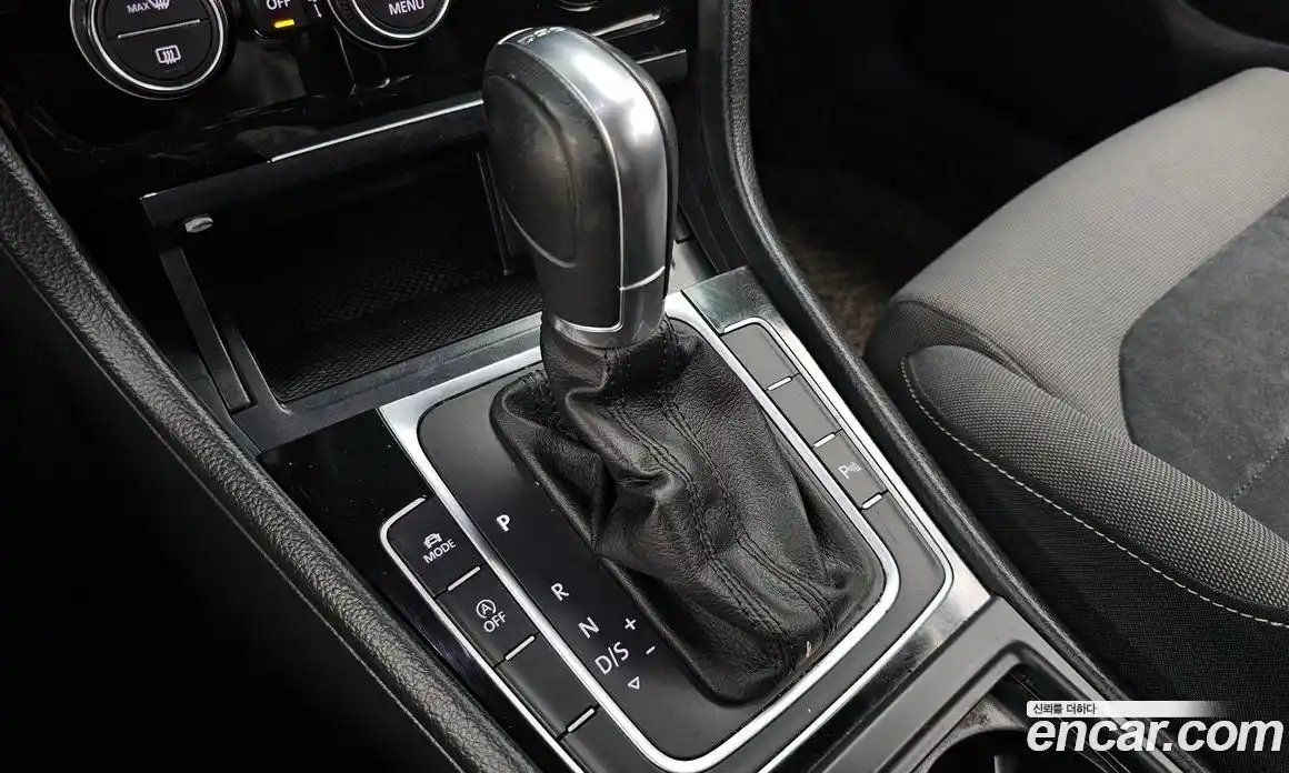 Volkswagen Golf 2016 1.4 гидро в Москве № 1765296, фото 9