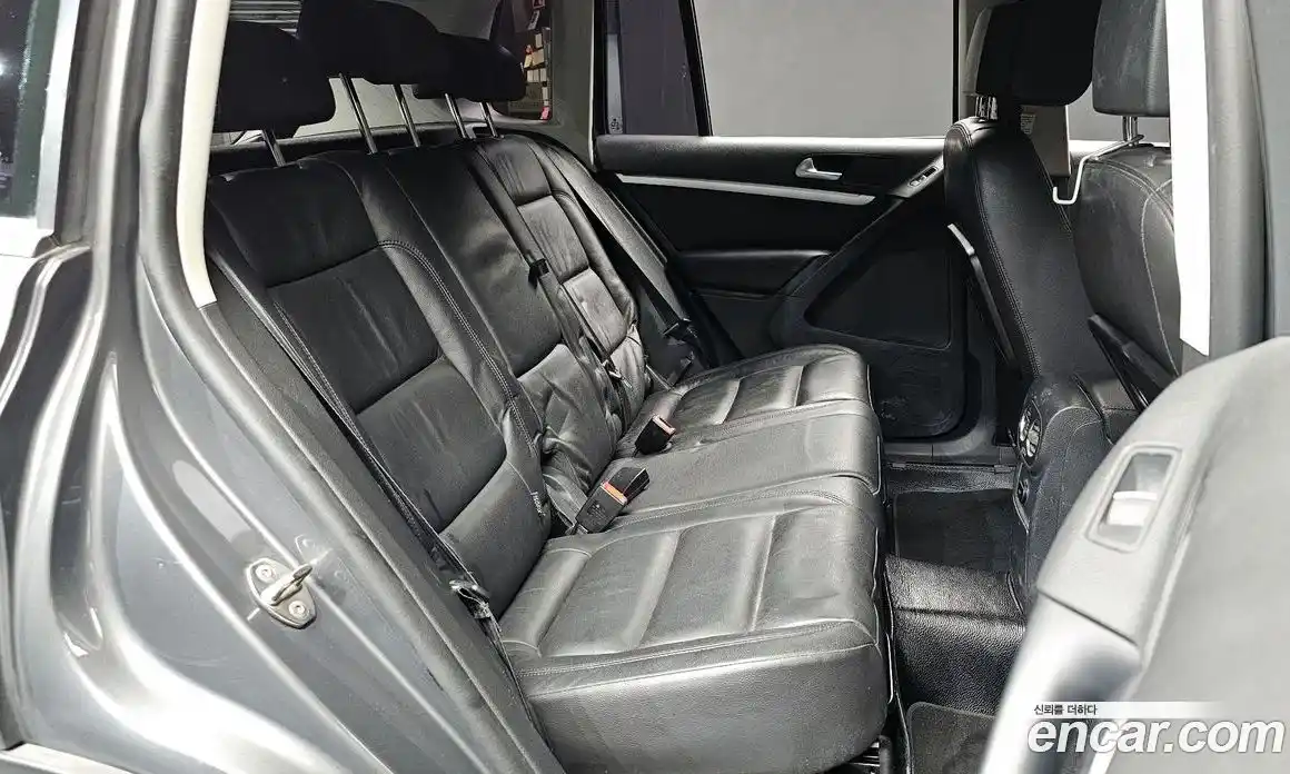 Volkswagen Tiguan 2015 2.0 гидро в Москве № 1765324, фото 11
