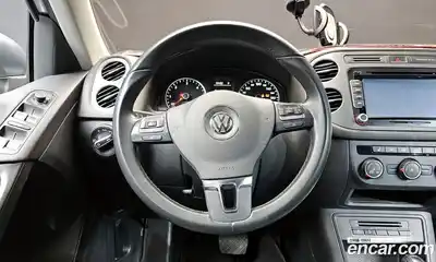 Volkswagen Tiguan 2015 2.0 гидро в Москве № 1765324, миниатюра 12