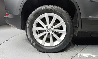 Volkswagen Tiguan 2015 2.0 гидро в Москве № 1765324, миниатюра 5