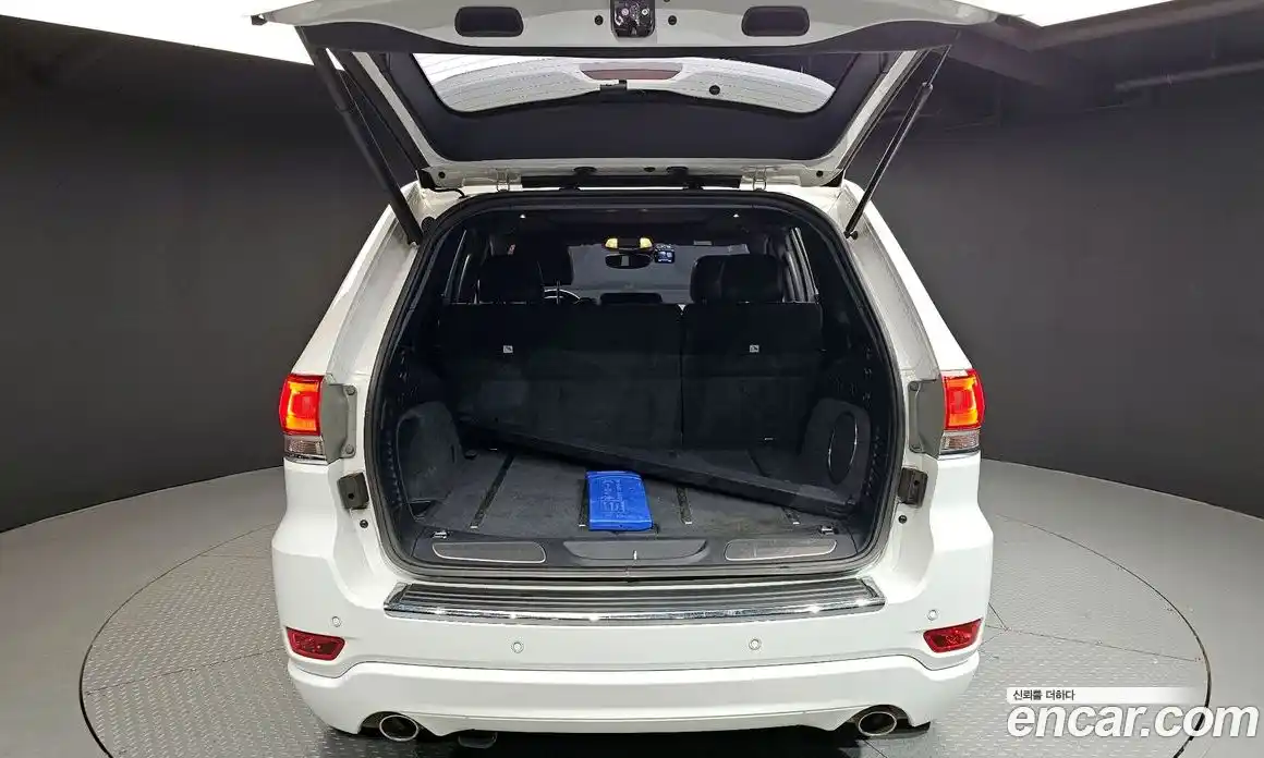 Jeep Cherokee 2017 3.0 гидро в Москве № 1766416, фото 20