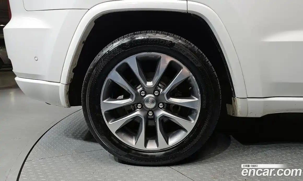 Jeep Cherokee 2017 3.0 гидро в Москве № 1766416, фото 5