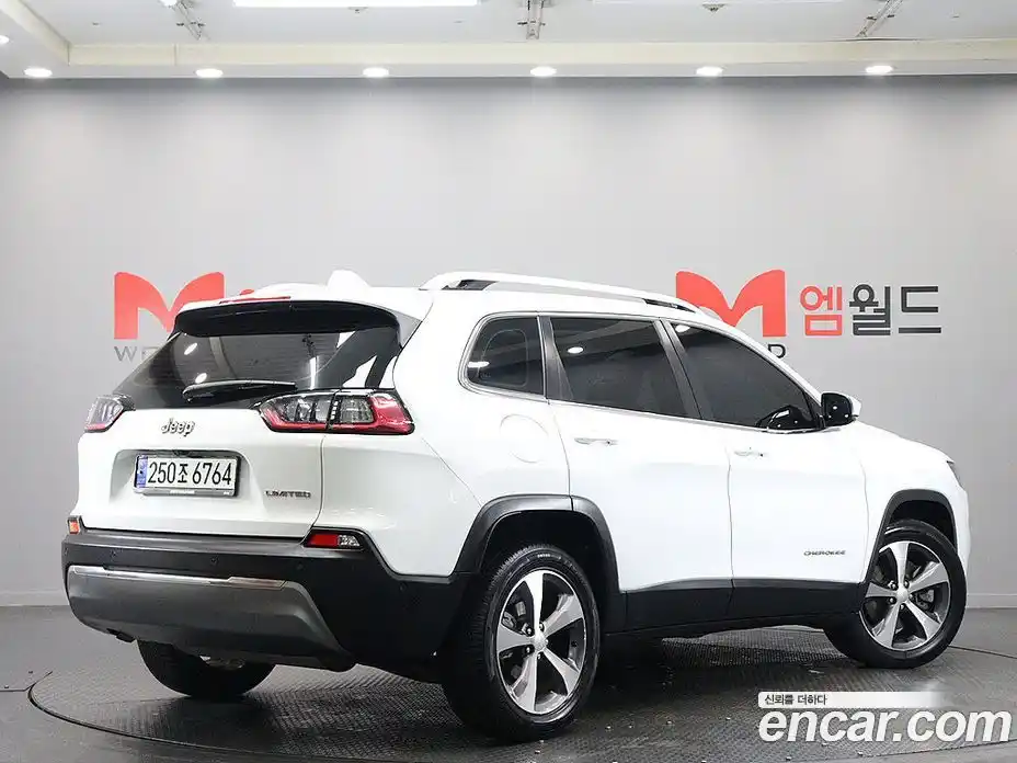 Jeep Cherokee 2021 2.4 гидро в Москве № 1766533, фото 3