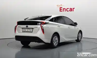 Toyota Prius 2016 1.8 гидро в Москве № 1766926, миниатюра 2