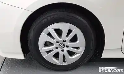 Toyota Prius 2016 1.8 гидро в Москве № 1766926, миниатюра 5
