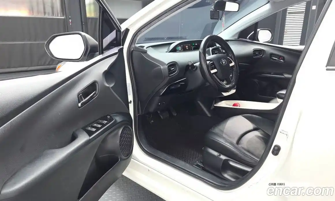 Toyota Prius 2016 1.8 гидро в Москве № 1766926, фото 10