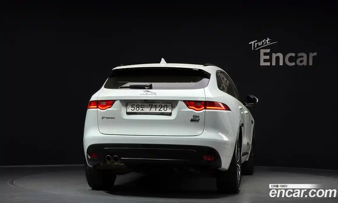 Jaguar F-Pace 2019 2.0 гидро в Москве № 1770405, фото 4