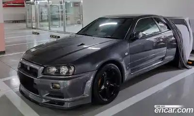 Nissan Skyline, 2001