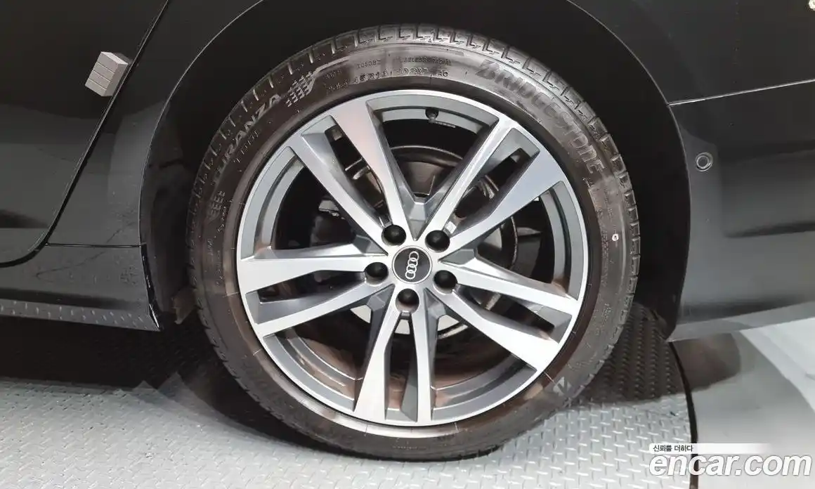 Audi A6 2023 2.0 гидро, фото 5
