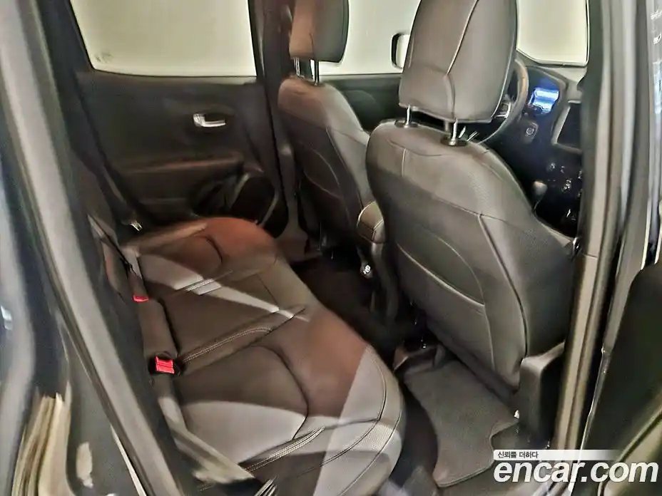 Jeep Renegade 2023 1.3 гидро в Москве № 199446, фото 15