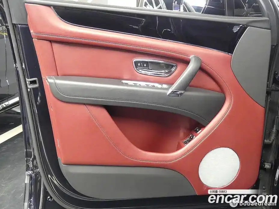 Bentley Bentayga 2020 4.0 гидро, фото 11