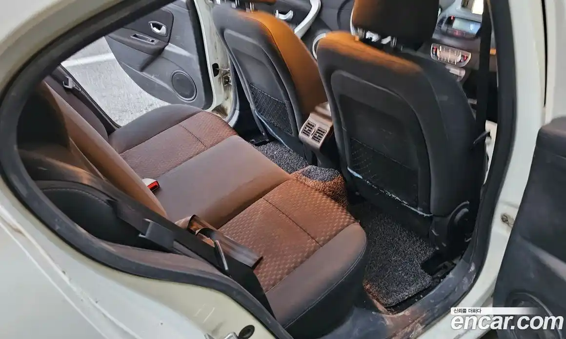 Renault SM3 2010 1.6 гидро в Москве № 1472016, фото 10