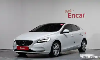 Volvo V40, 2018
