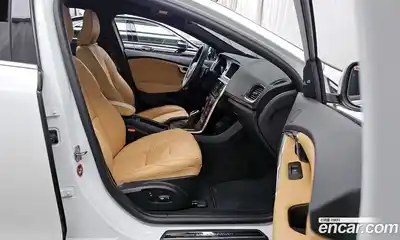 Volvo V40 2018 2.0 гидро в Москве № 155373, миниатюра 11