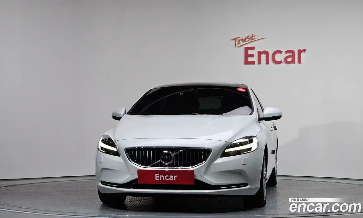 Volvo V40 2018 2.0 гидро в Москве № 155373, фото 3