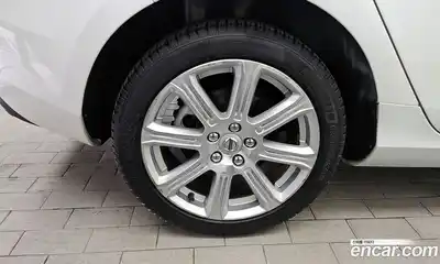 Volvo V40 2018 2.0 гидро в Москве № 155373, миниатюра 5