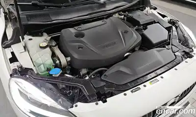 Volvo V40 2018 2.0 гидро в Москве № 155373, миниатюра 6