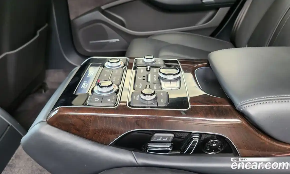 Audi A8 2015 4.0 гидро в Москве № 163709, фото 16