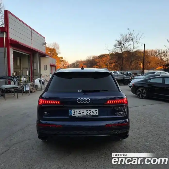 Audi Q7 2023 3.0 гидро в Москве № 163947, фото 4